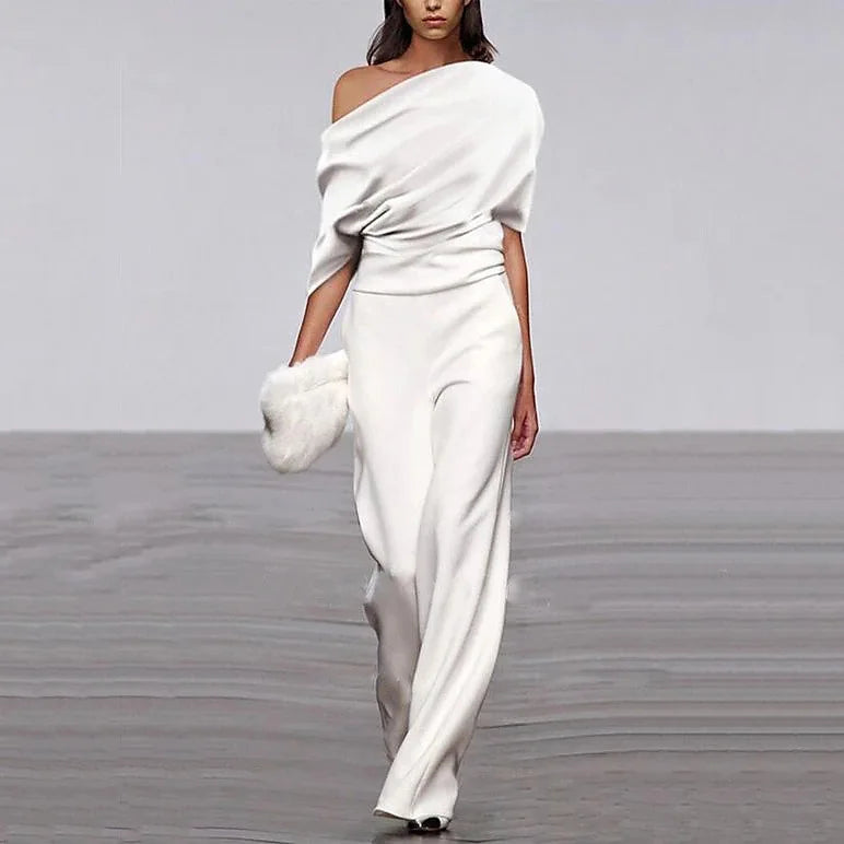 Edler Damen Party Jumpsuit. Eleganter Einteiler Overall Matilda für stilvolle Abendgarderobe. Perfekte Frauenmode.