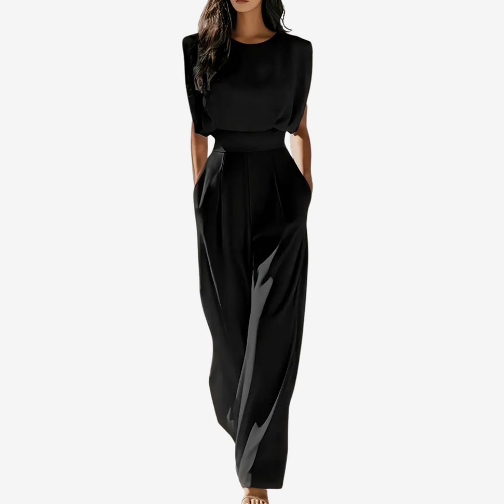 Modischer Damen Jumpsuit, figurbetont durch elegante Taillenschnürung. Bequemer Einteiler für den perfekten Look.