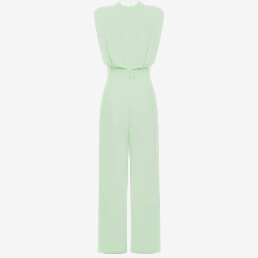 Figurbetonter Damen Jumpsuit mit eleganter Taillenschnürung im Detail. Moderner Einteiler, der Komfort und Stil bietet.
