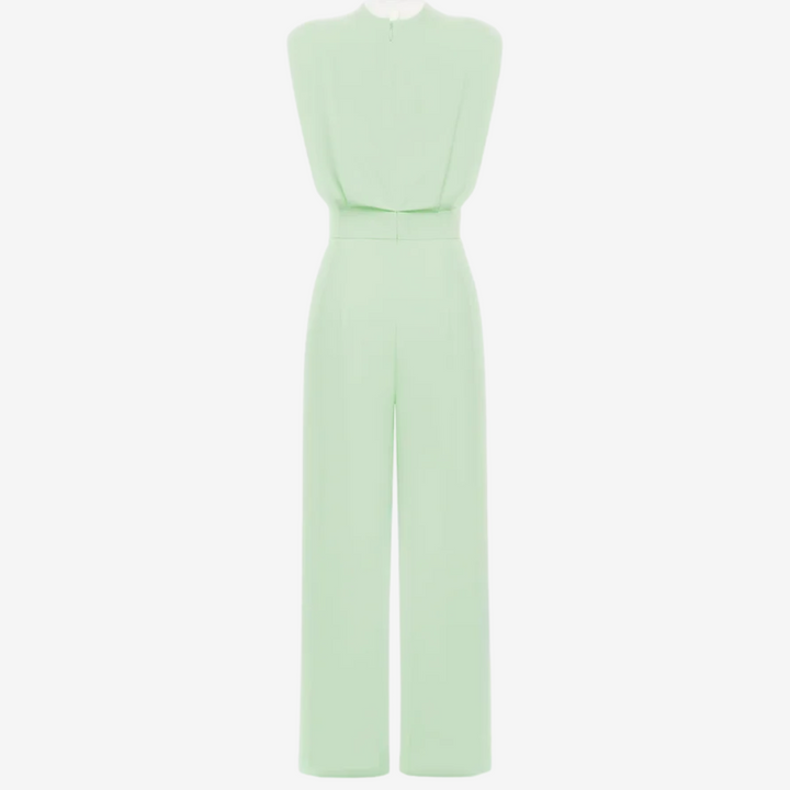 Figurbetonter Damen Jumpsuit mit eleganter Taillenschnürung im Detail. Moderner Einteiler, der Komfort und Stil bietet.