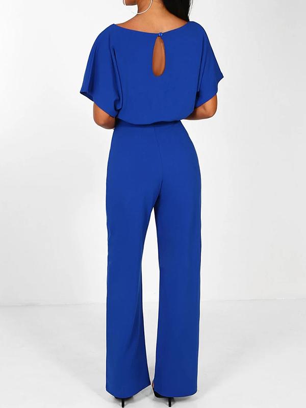 Kurze Ärmel eines eleganten Damen Jumpsuits mit Rüschengürtel, ideal für warme Tage.