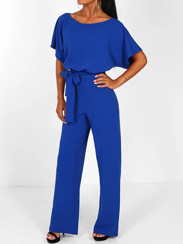 Detaillierte Ansicht des Rüschengürtels an einem eleganten Damen Overall mit kurzen Ärmeln.