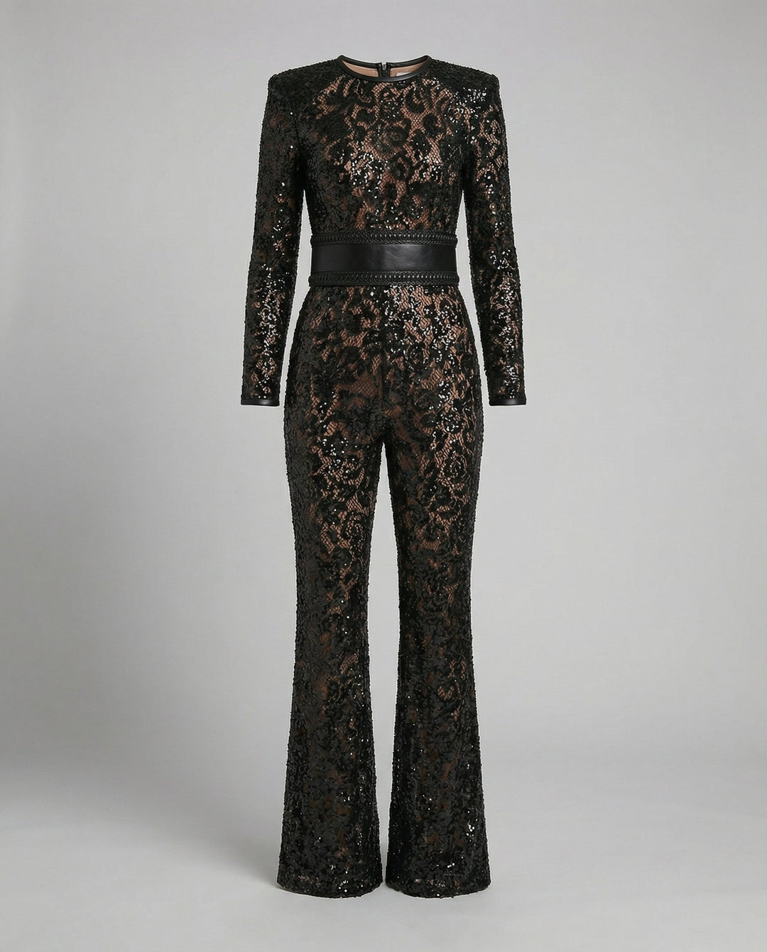 Figurbetonter glamouröser Damen Jumpsuit mit Pailletten und feiner Spitze. Ideal für festliche Anlässe.