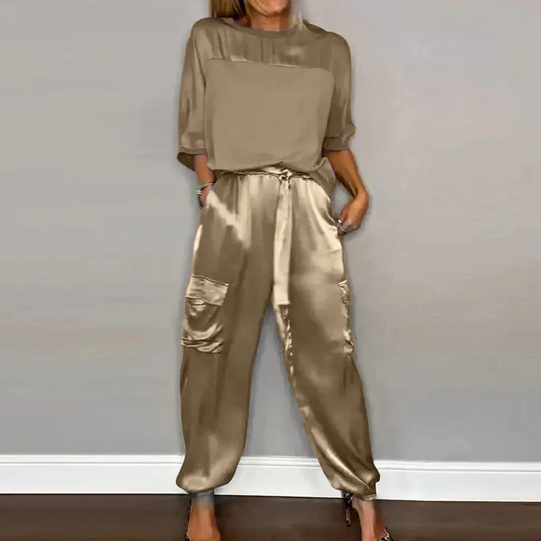 Eleganter Damen Zweiteiler in Loose Fit für Frühling/Sommer. Stilvolles Oberteil und passende Hose, bequem & vielseitig.