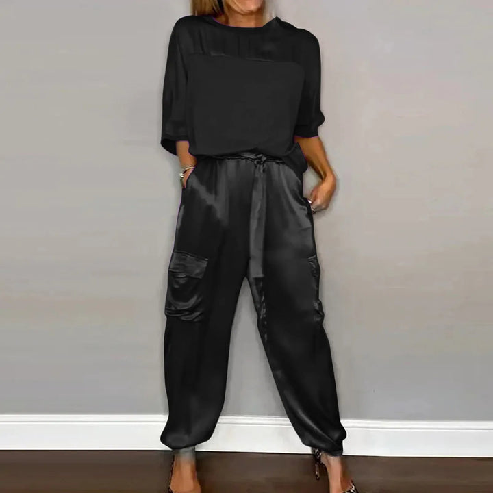 Bequemer Damen Freizeitanzug, elegantes Oberteil & weite Hose. Perfektes loose fit Set für Alltag und Frühling/Sommer Mode.