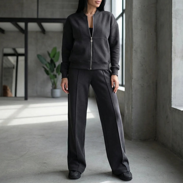 Eleganter Damen Zweiteiler: Jacke & Hose mit geradem Schnitt für Stil & Komfort, ideal für Business Casual.