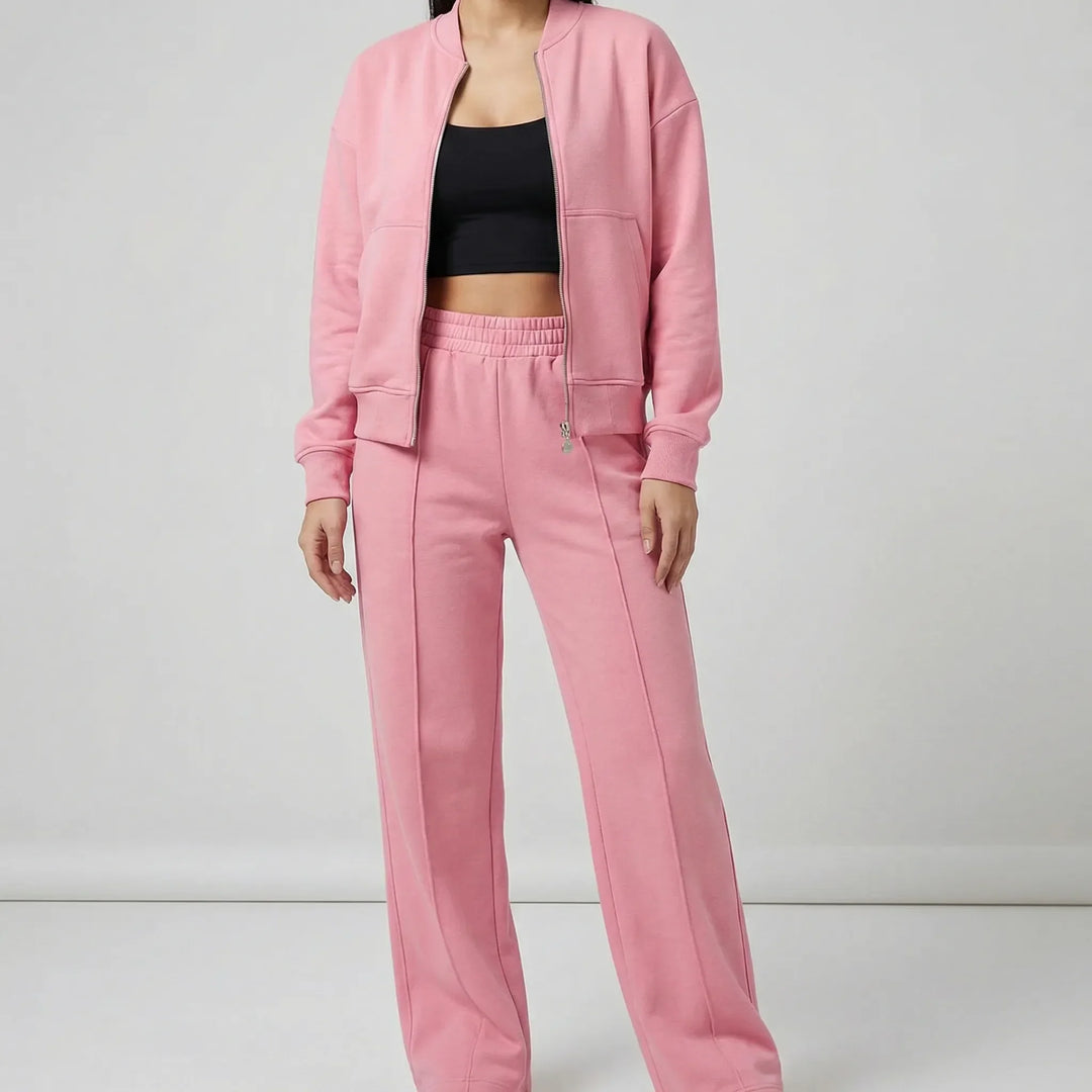 Damen Hose & Jacke Set mit klarem, geradem Schnitt. Regular Fit für einen modernen, eleganten Look.
