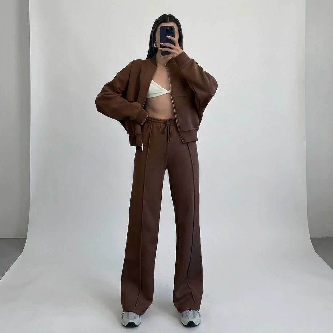 Modernes Damen Zweiteiler Set für Herbstmode: Jacke & Hose gerader Schnitt, zeitlos elegant.