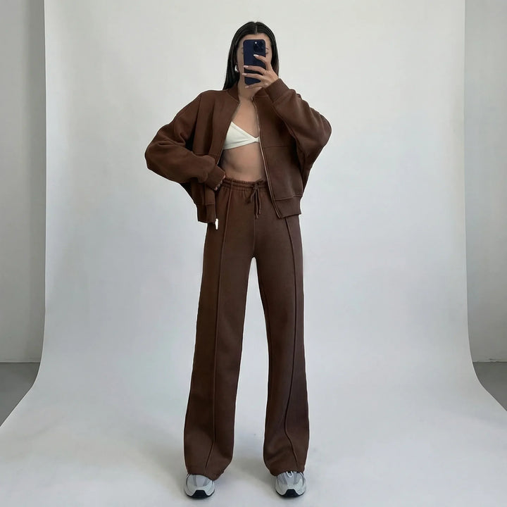 Modernes Damen Zweiteiler Set für Herbstmode: Jacke & Hose gerader Schnitt, zeitlos elegant.