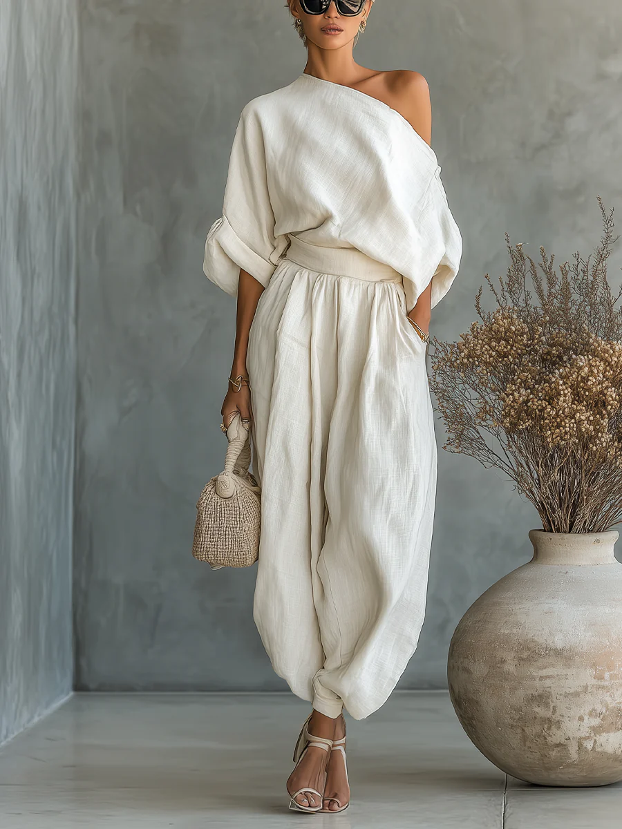 Eleganter Damen Zweiteiler schulterfrei mit langen Ärmeln und taillierter Hose, ideal für bequeme Sommer-Freizeitkleidung.