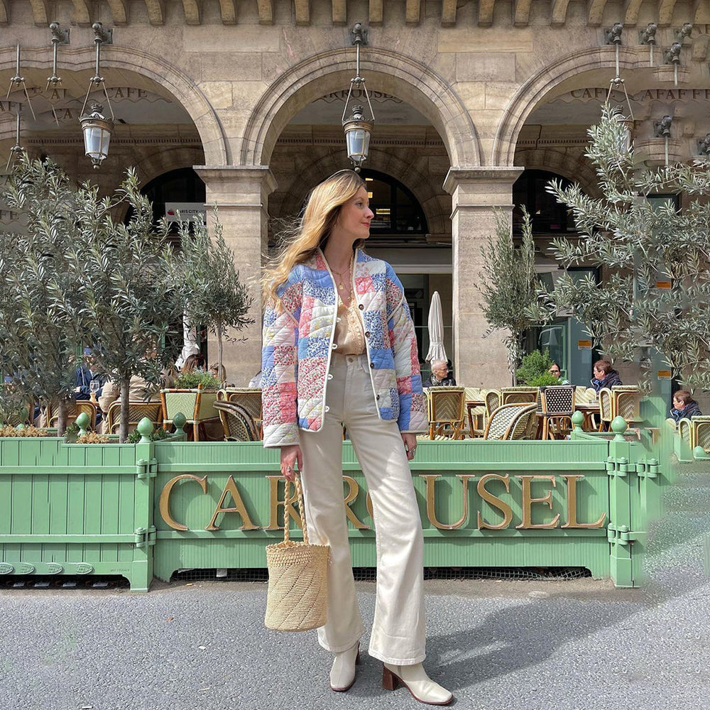 Trendiger Sommerblazer 'Eva' mit femininem Blumenprint; leicht & modisch für Frühling/Sommer.