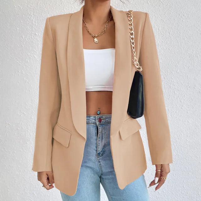 Klassischer Damenblazer, moderner Schnitt, stilvolle Ergänzung für Damenmode.