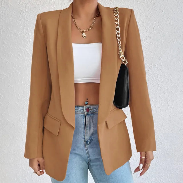 Modebewusster Damenblazer, ein Must-have für jede stilvolle Garderobe.