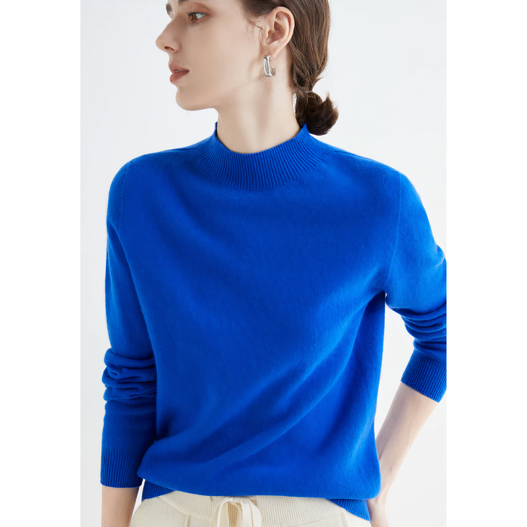 Hochwertiger Halshoherkragen des eleganten Damen Strickpullovers. Gemütlicher Herbst-Winter-Pullover.