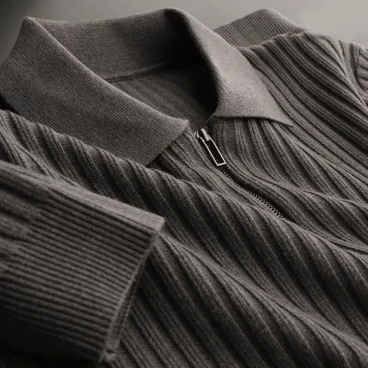 Komfortabler Herren Winter-Polopullover mit Reißverschluss, langarm. Modisches & warmes Oberteil für kalte Tage.