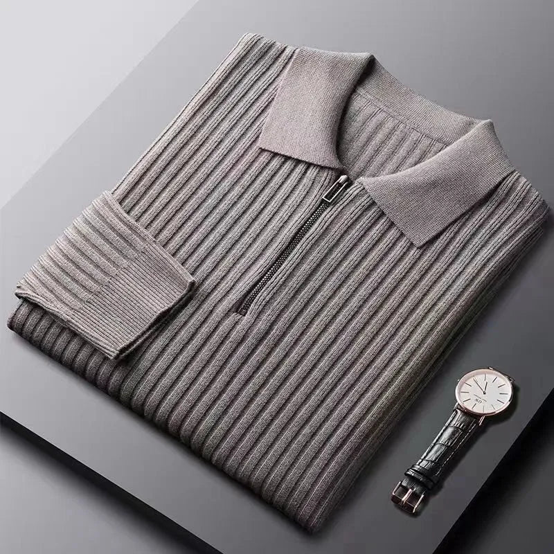 Zeitloser Herren Polopullover mit Reißverschluss, langarm. Perfekt für Business Casual und elegante Freizeit im Herbst.