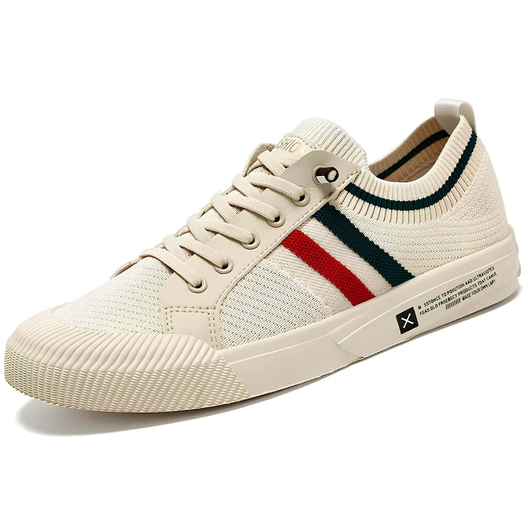 Rückenansicht des Herren Premium Sneakers. Zeigt die elegante Silhouette & hochwertige Verarbeitung des Alltagsschuhs.