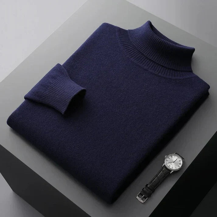 Moderner Herren Winterpullover mit hohem Rollkragen, sorgt für Wärme und einen anspruchsvollen Look.