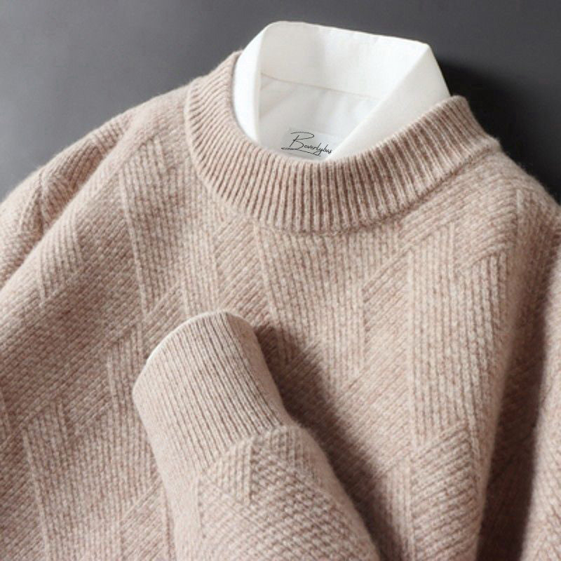 Klassischer Herren Pullover mit Rundhals in Schwarz. Zeitloses Design für stilvolle Männer. Geeignet für Büro & Freizeit.