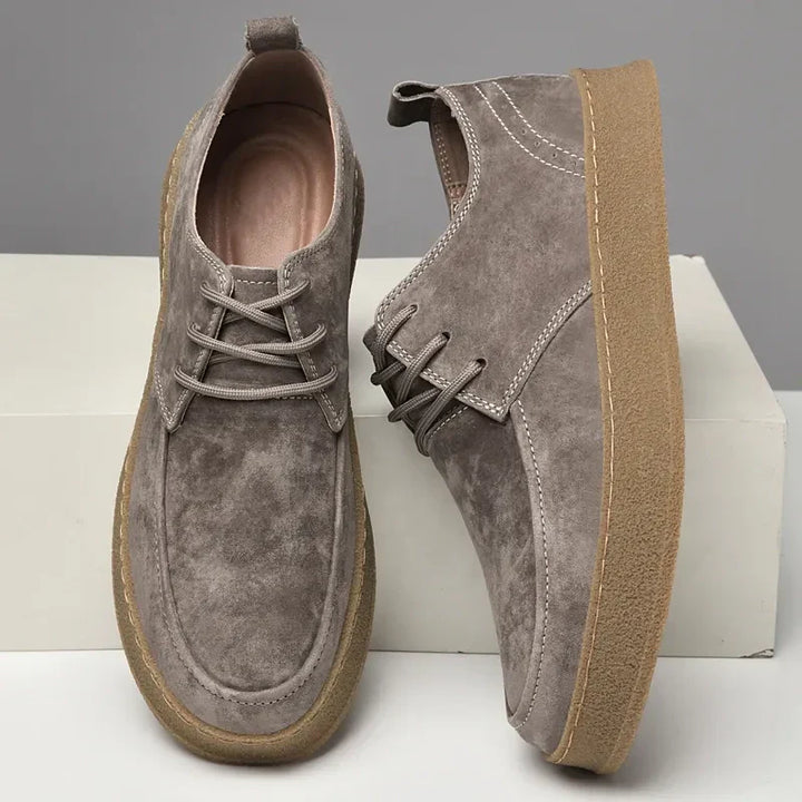Casual Herren Sneaker für stilvollen Komfort, vielseitig einsetzbar für Alltag und Freizeit.