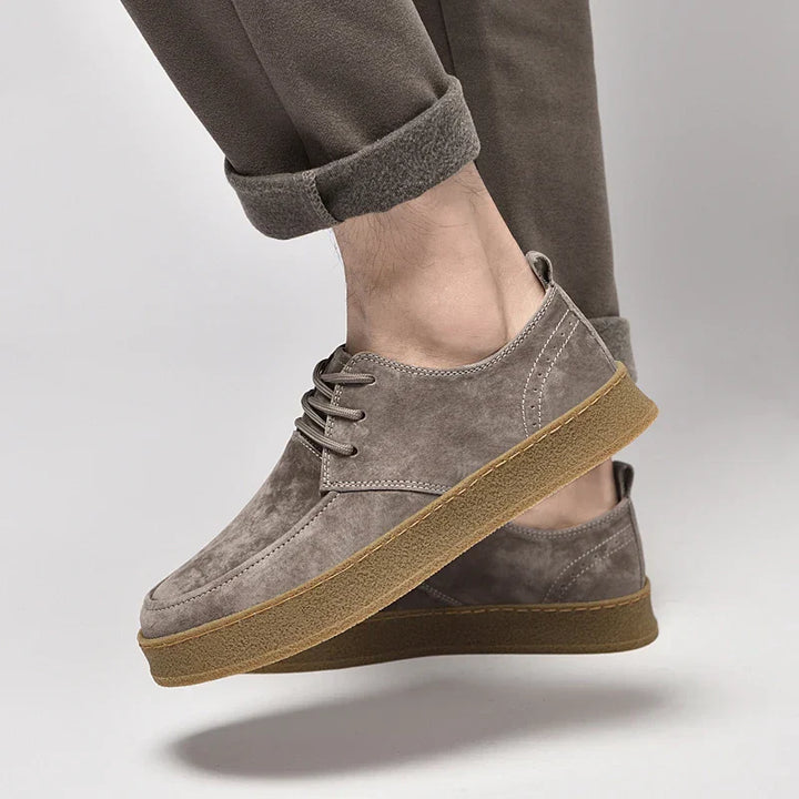 Stilvolle Herren Sneaker für den Alltag, verbinden Eleganz mit hohem Tragekomfort.