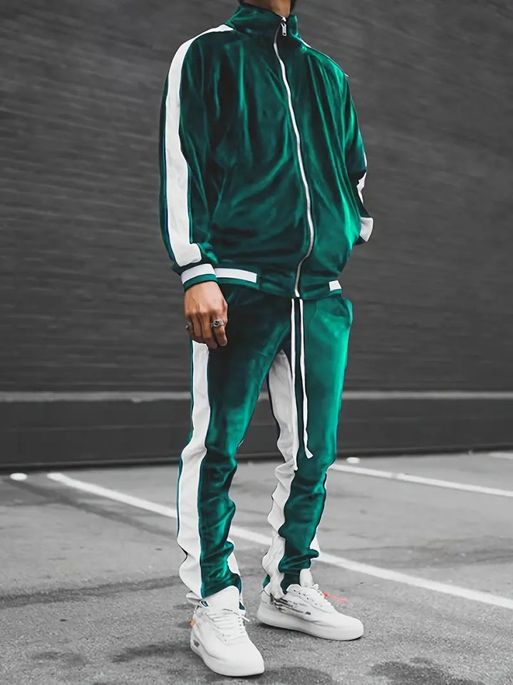Urbaner Herren Freizeitanzug: Moderner Look, Reißverschluss, hoher Tragekomfort. Perfekt für Herbstmode.