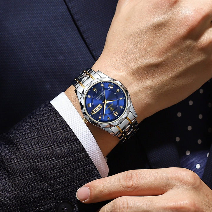 Stilvolle Herren Armbanduhr am Handgelenk. Alltagstauglich, mit präzisem Quarzwerk & Leuchtzeigern.