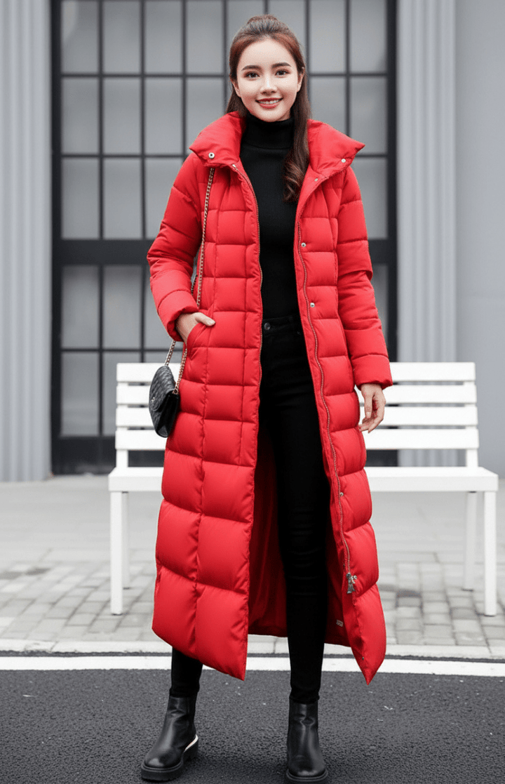Vielseitiger Damen Steppmantel "Natalie" in Langform mit Kapuze, ideal als warmer Winter- und Alltagsmantel.