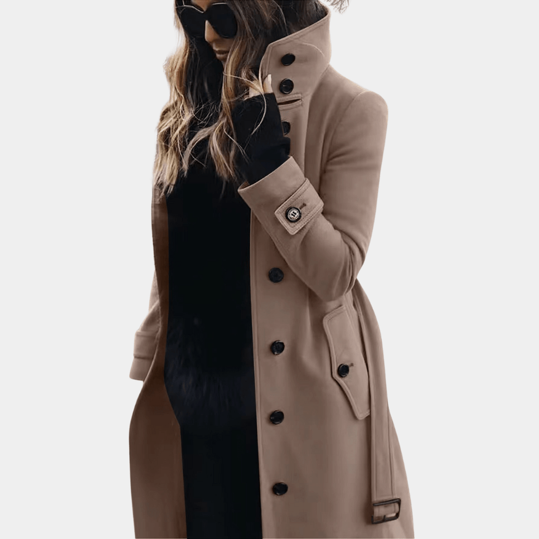 Eleganter langer Damen Trenchcoat Alexandra mit tailliertem Schnitt, perfekt für Herbst und Frühling.