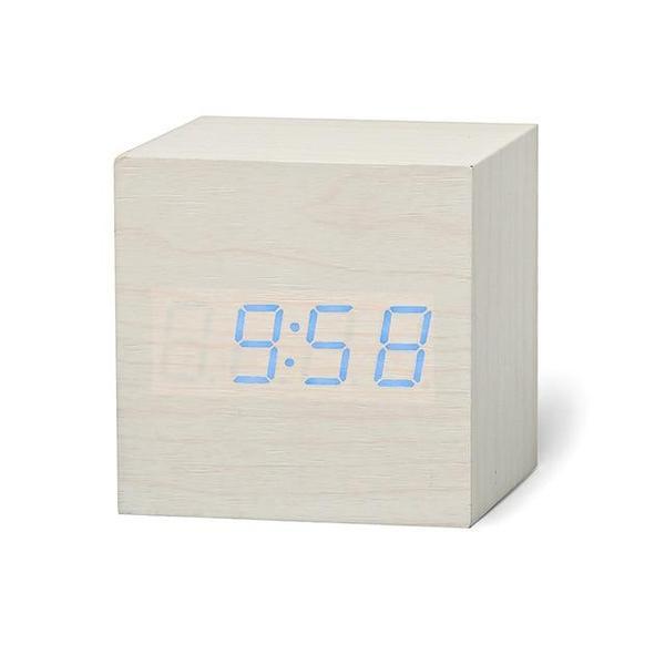 Eleganter LED Holzwürfel-Wecker mit Sprachsteuerung und Temperaturanzeige für Schlafzimmer.