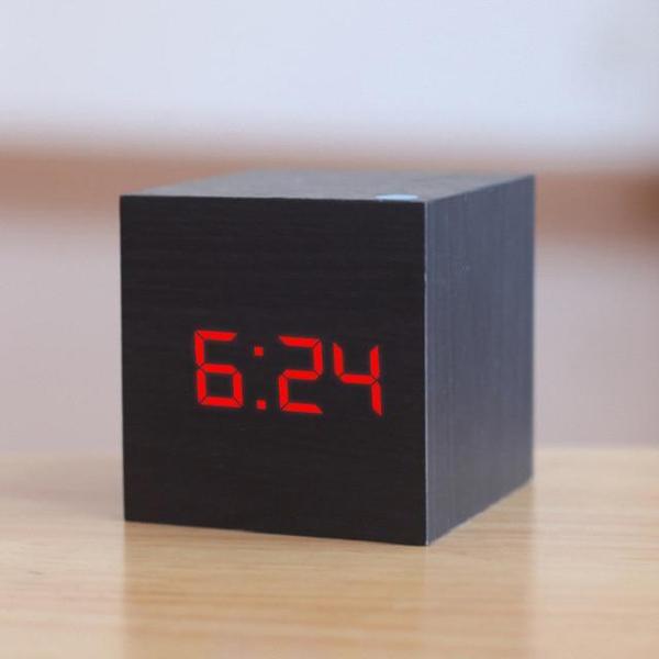Dieser moderne Holz-Wecker mit LED-Anzeige und Temperatur ist eine stilvolle Digitaluhr für jeden Raum.