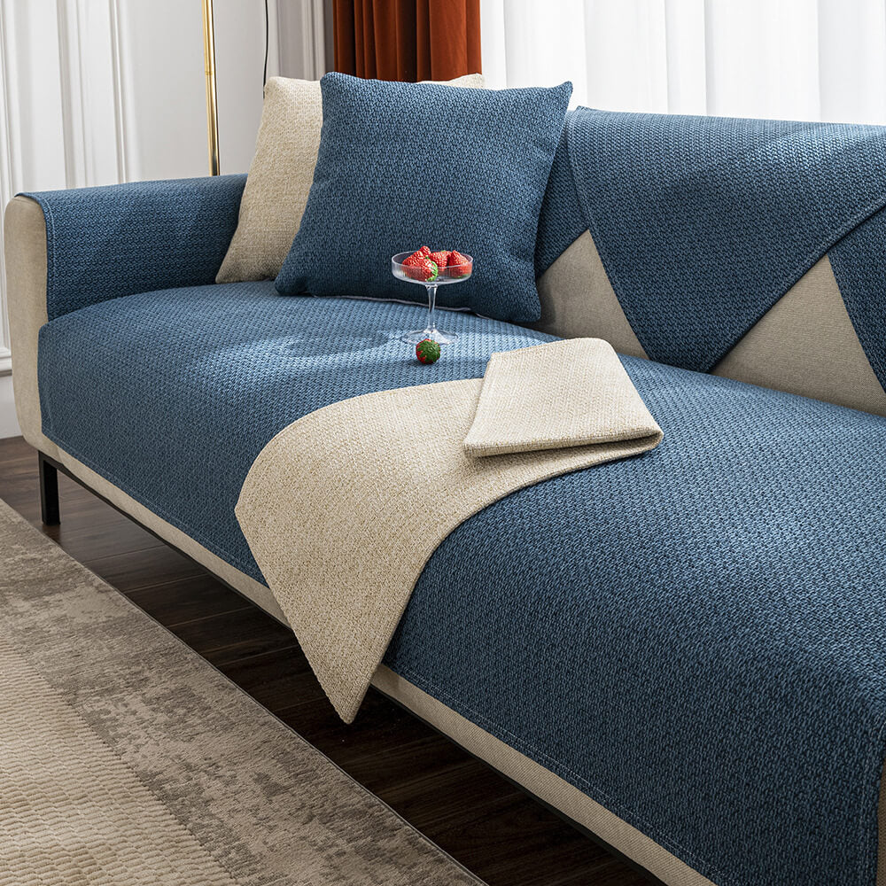 Eleganter Leinen Sofabezug, atmungsaktiv & schützend. Ideal für minimalistisches Wohnzimmer.