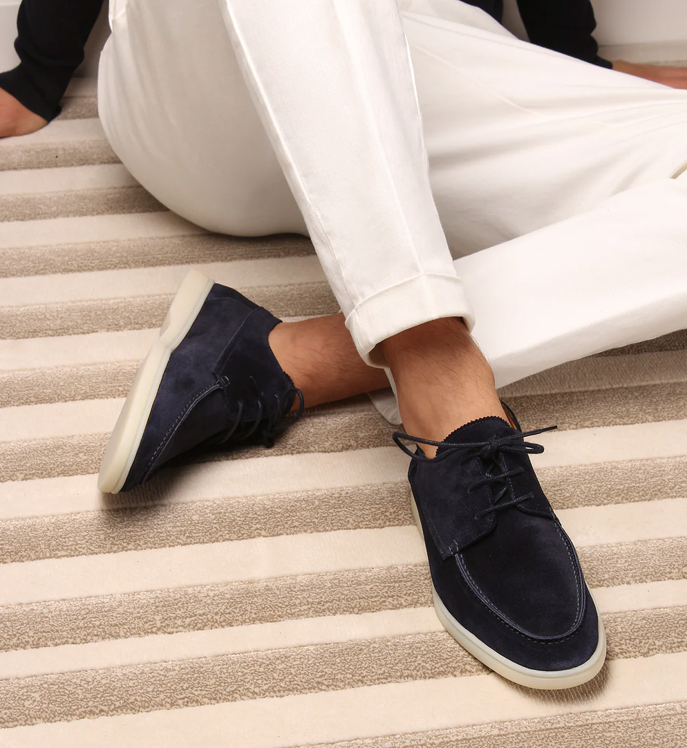 Eleganter marineblauer Herren Loafer für Business Casual Looks. Bequeme Slipper und stilvolle Freizeitschuhe.