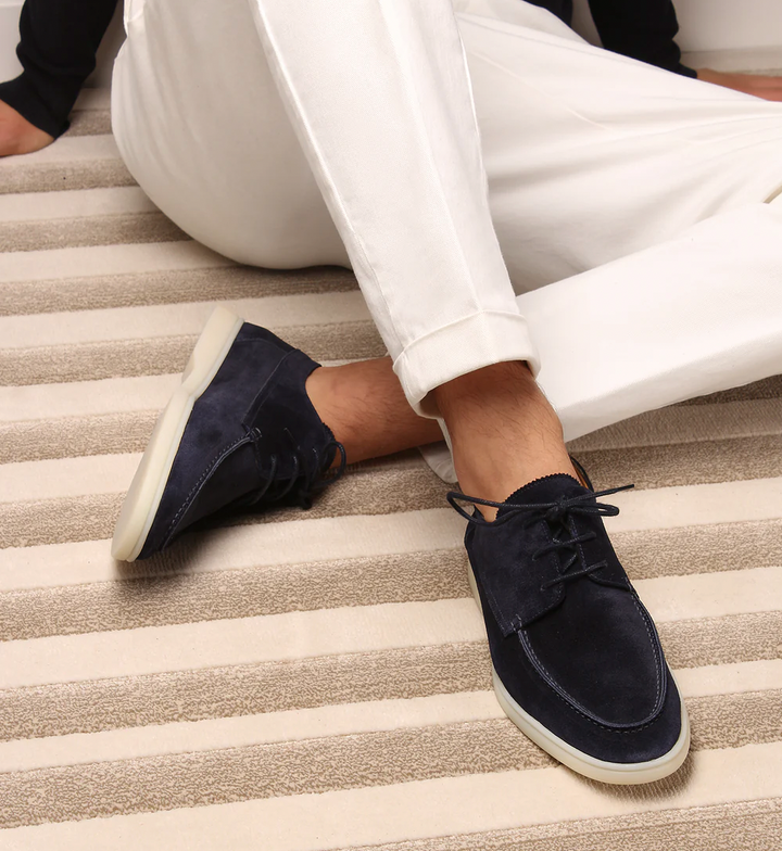 Eleganter marineblauer Herren Loafer für Business Casual Looks. Bequeme Slipper und stilvolle Freizeitschuhe.