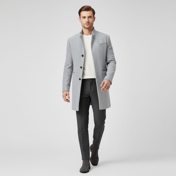 Detailansicht des eleganten Kragens am Herren Einreihiger Business Mantel Michael, minimalistisch.