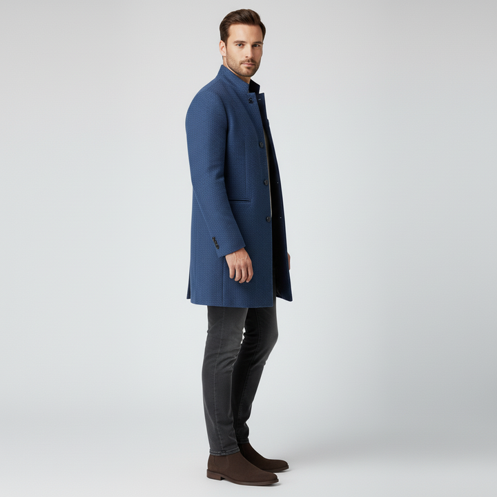 Herren Einreihiger Business Mantel Michael, minimalistischer Stil, Nahaufnahme getragen von Model.