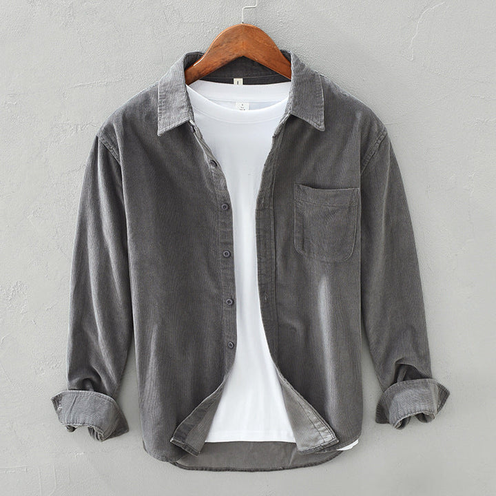 Eleganter Retro Herren Cordhemd mit Langarm, ideal für stilvolle Business Casual Looks. Vintage Freizeithemd.