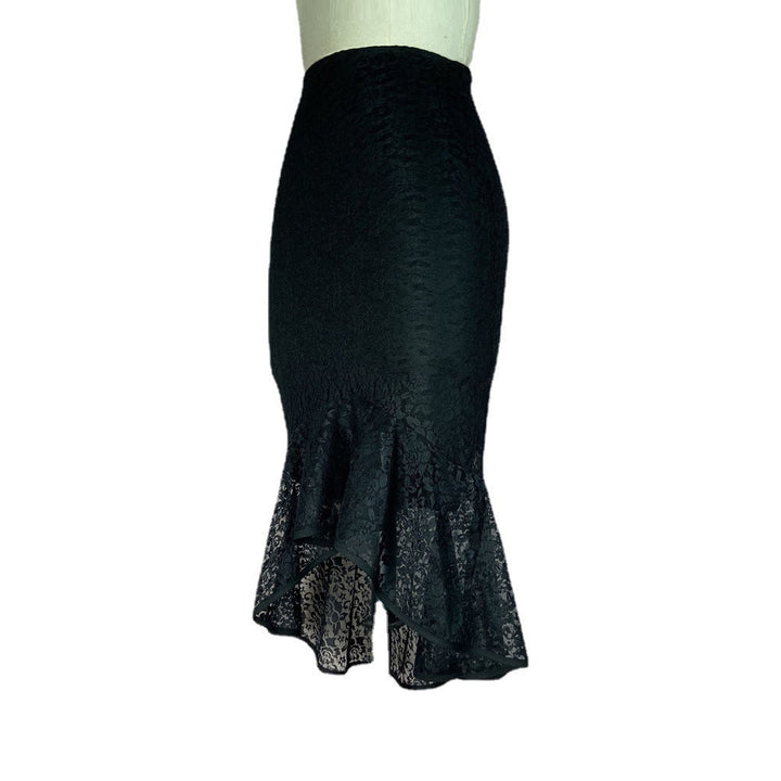 Moderner Damen Wickelrock schwarz mit Spitze, elegant & stilvoll, perfekt für Business und festliche Anlässe.