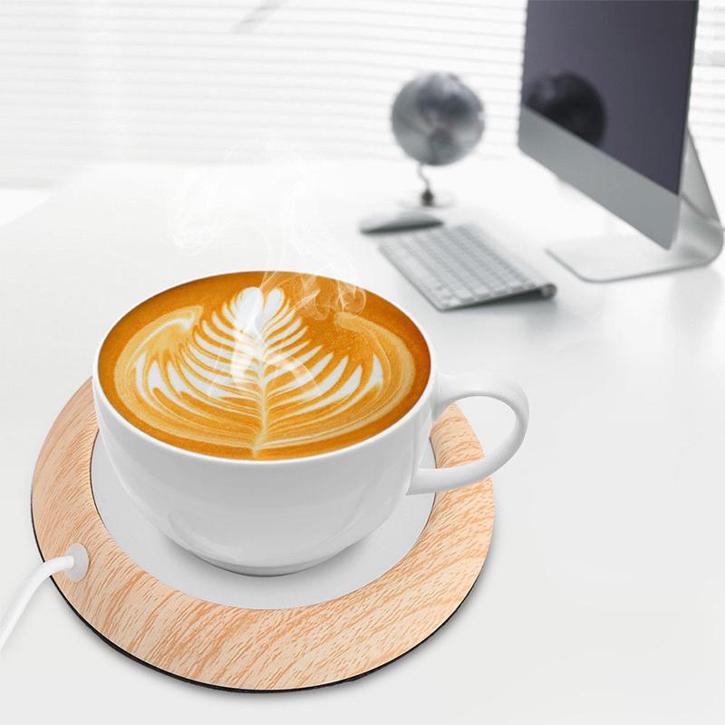Eleganter USB-Tassenwärmer in Holzoptik für Büro & Zuhause. Hält Kaffee & Tee stets warm. Ideales Schreibtischzubehör.