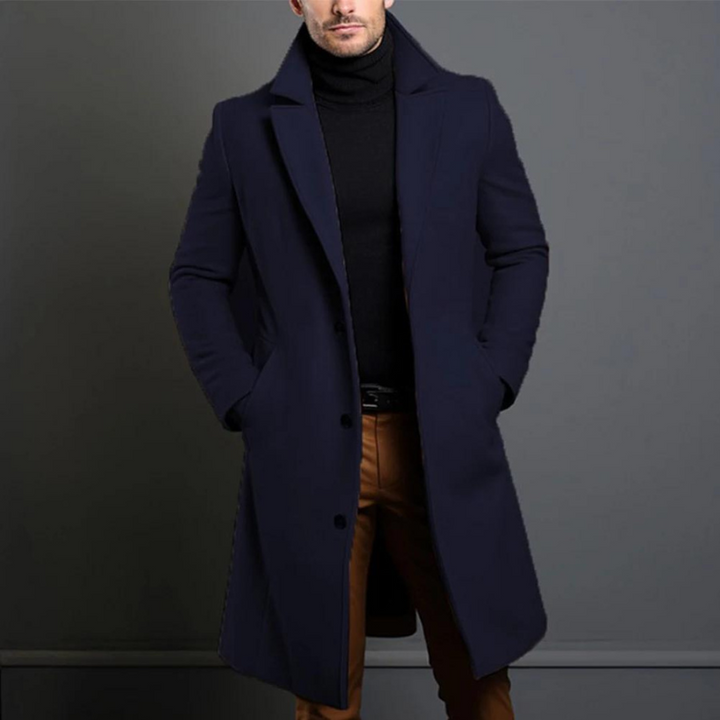 Hochwertiger Herren Wintermantel, klassisch und wärmend; vielseitige Herrenmode für kalte Tage.