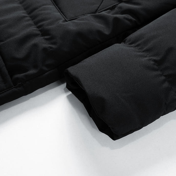 Klassischer, wasserdichter Herren Parka in stilvollem Design. Warme Winterjacke mit Kapuze für Outdoor & Casual.