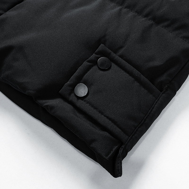 Hochwertiger Herren Parka, wasserdicht und warm, ideal für kalte Wintertage. Elegante Jacke mit Kapuze.