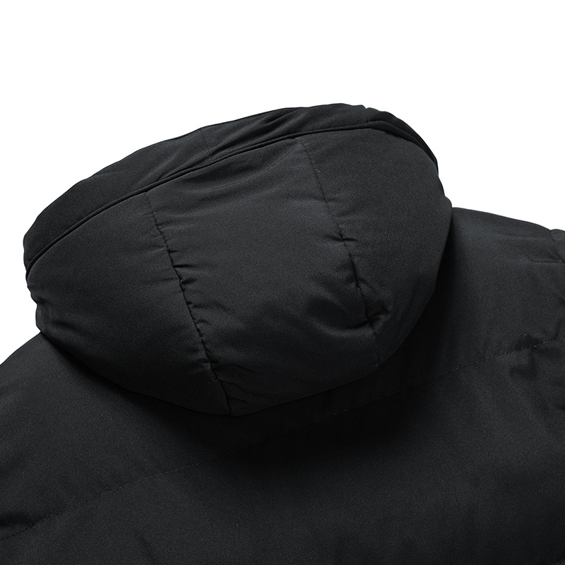 Zeitloser, wasserdichter Herren Parka mit Kapuze. Warme Winterjacke, stilvoll und funktional für Outdoor-Herrenmode.
