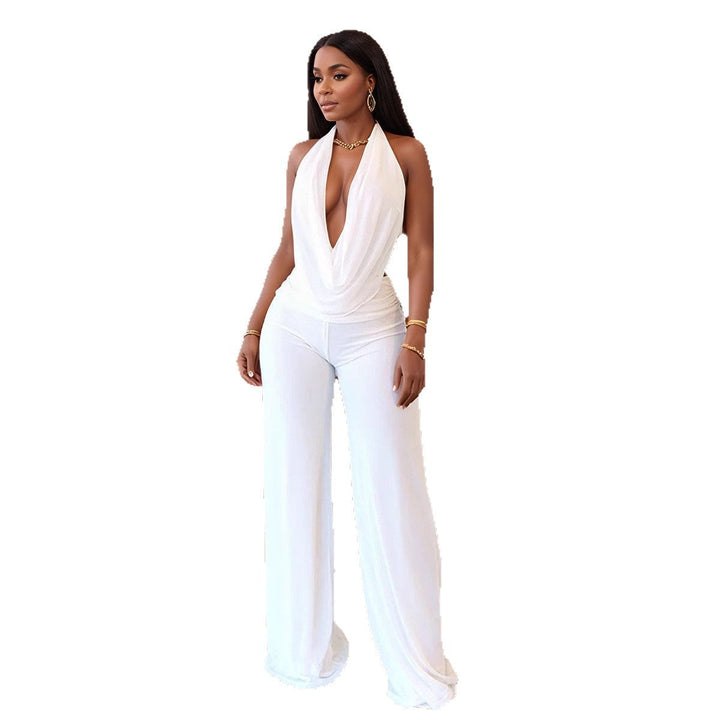 Damen Jumpsuit weiß, figurbetont und elegant, V-Ausschnitt, perfekt als stilvolle Abendmode für Hochzeiten.
