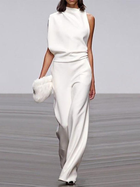 Damen Jumpsuit Outfit: Ärmelloser Overall mit Rundhalsausschnitt, weiter Schnitt, perfekt für Freizeit.