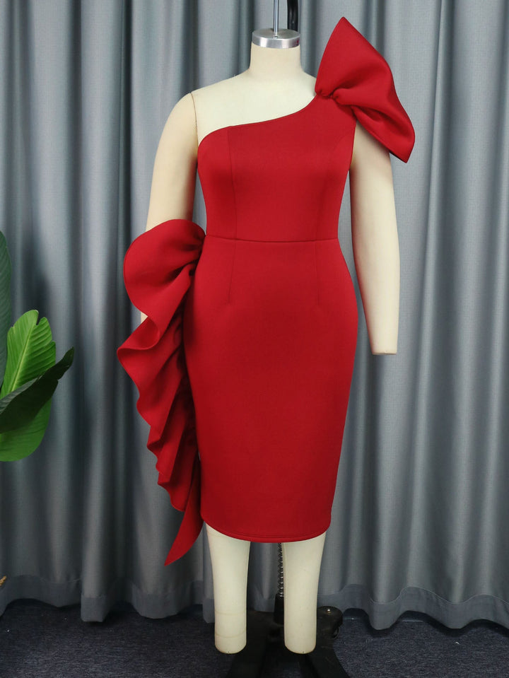 Luxuriöses asymmetrisches Damen Ballkleid mit eleganter Schleife, perfekt als festliches Abendkleid.