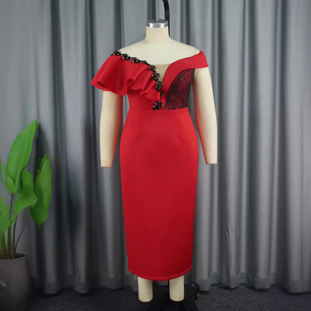 Asymmetrisches rotes Abendkleid für Damen mit floralem Muster, ideal für besondere Anlässe und Party-Looks.