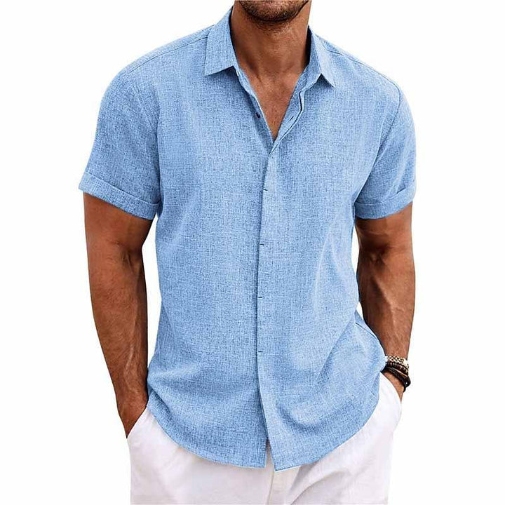 Elegantes, bequemes Herren Kurzarmhemd für den Sommer. Stilvolles Freizeithemd für einen lässigen Alltagslook.