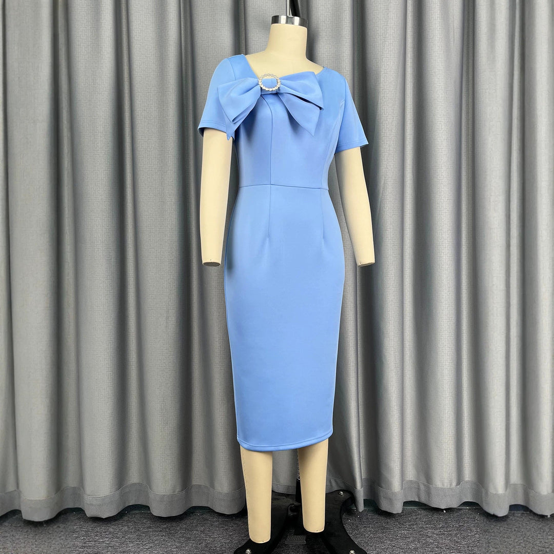 Zeitloses blaues Damen Etuikleid, elegantes Cocktailkleid für Frauen, ideal für offizielle Anlässe.