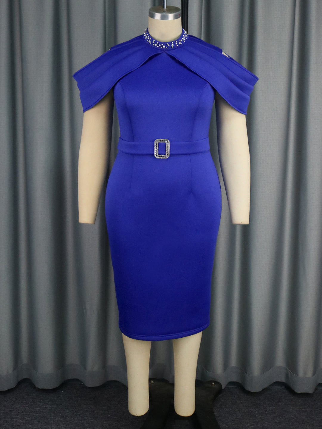 Exquisites blaues Maxikleid für Damen, mit funkelndem Glitzer-Dekolleté und Schößchen, ideal für besondere Anlässe.